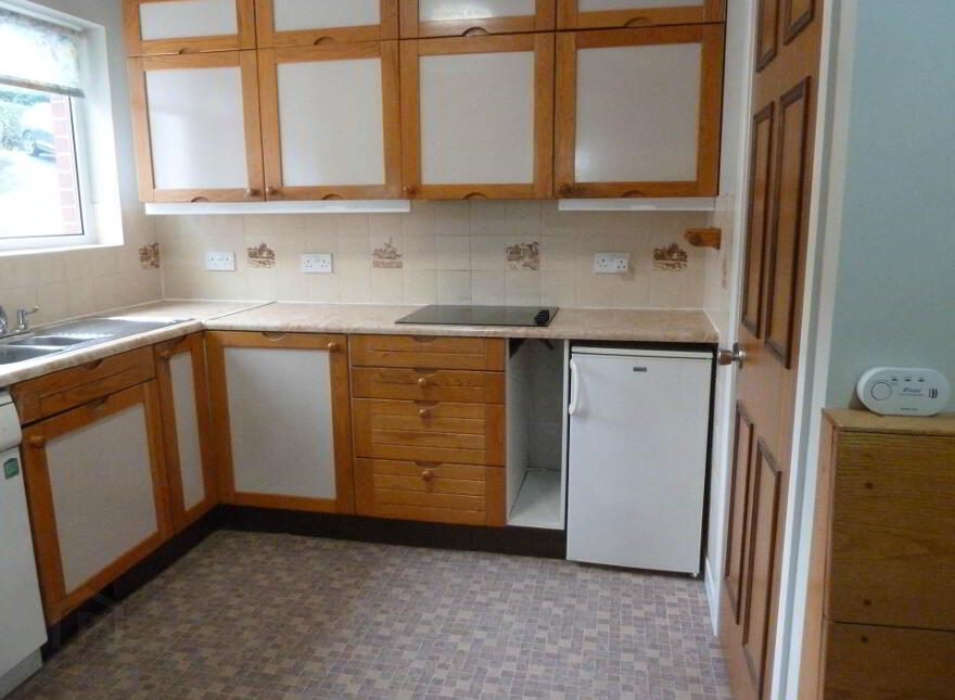 6 Lakeview Park, Enniskillen, BT74 6AR