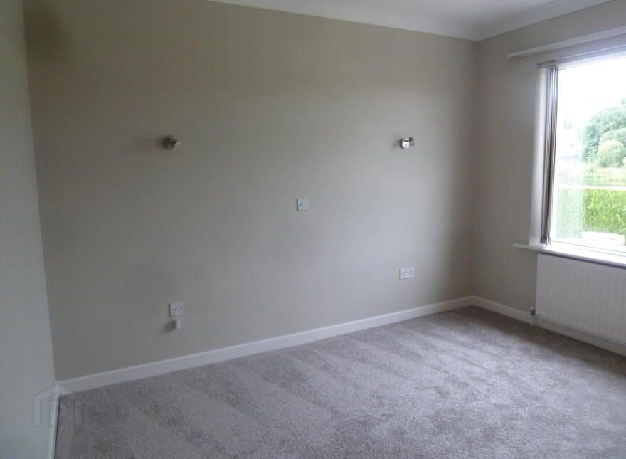 6 Lakeview Park, Enniskillen, BT74 6AR