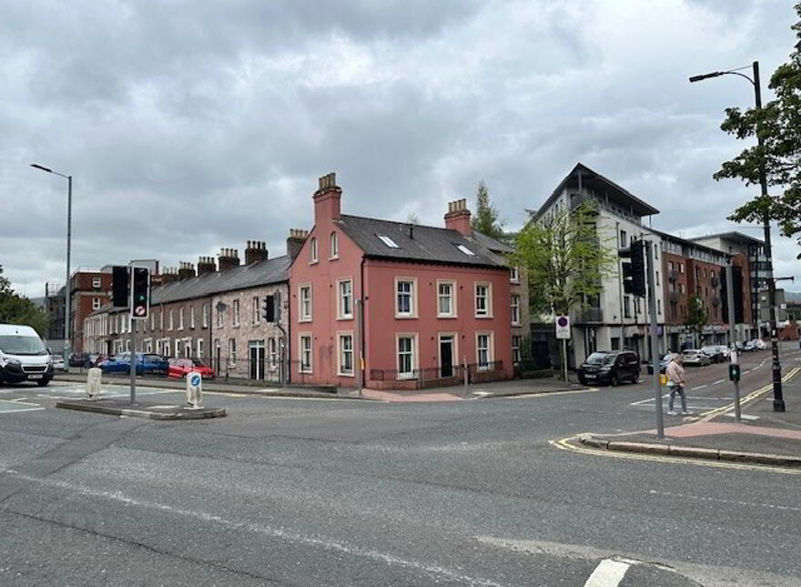 Apt 5 Malone Cottages, 207 Sandy Row, Belfast, BT12 5ED