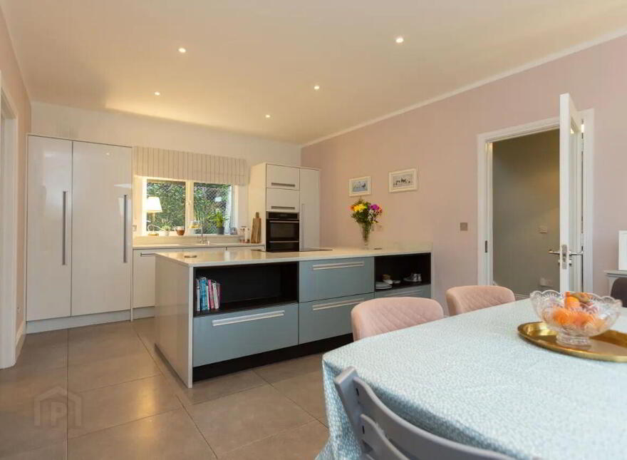 1 Lough Owel Village, Tullaghan, Irishtown, Mullingar, N91H0F6