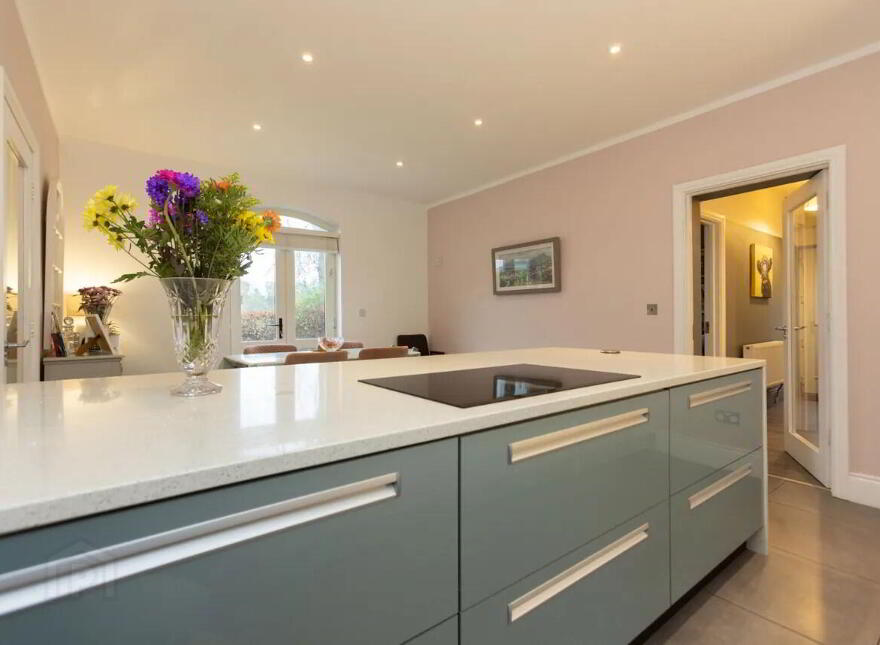 1 Lough Owel Village, Tullaghan, Irishtown, Mullingar, N91H0F6