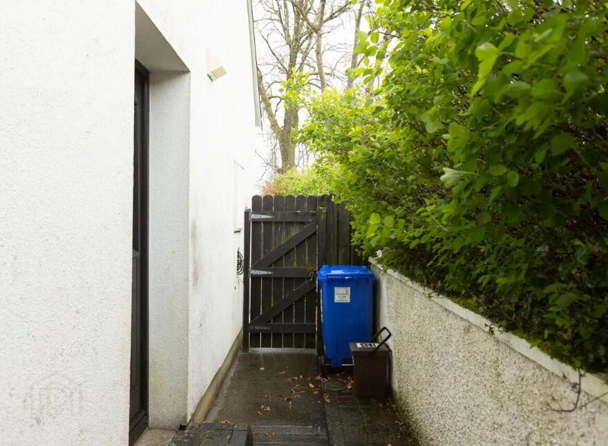 1 Lough Owel Village, Tullaghan, Irishtown, Mullingar, N91H0F6
