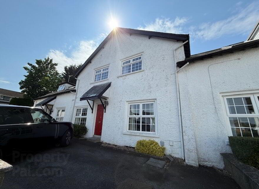 8 Hollymount Court, Belfast, BT10 0HA photo