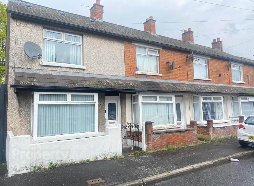 2 Avoniel Parade, Belfast, BT5 4SH photo