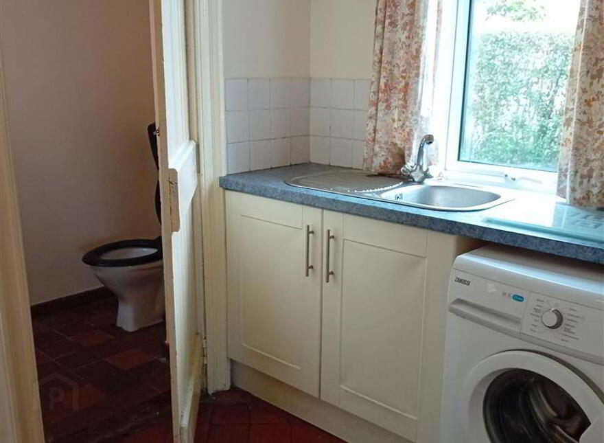 "Annamo", 6 Chichester Park North, Belfast, BT15 5DR