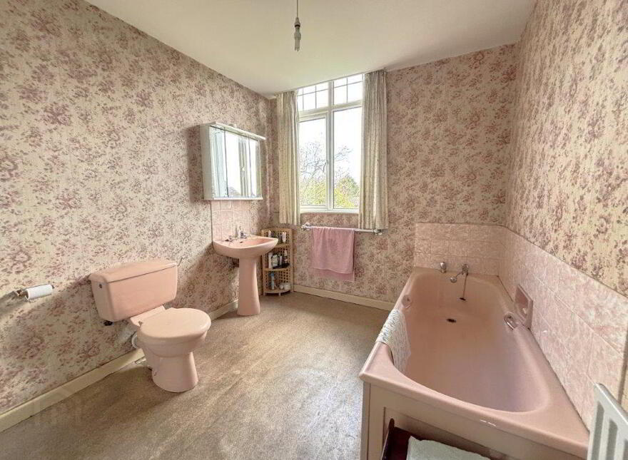 "Annamo", 6 Chichester Park North, Belfast, BT15 5DR