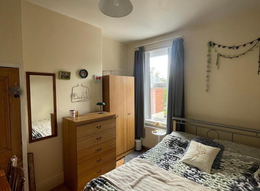 3 Wellington Park Avenue, Belfast, BT9 6DT
