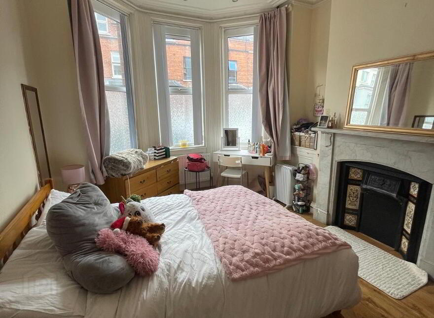3 Wellington Park Avenue, Belfast, BT9 6DT