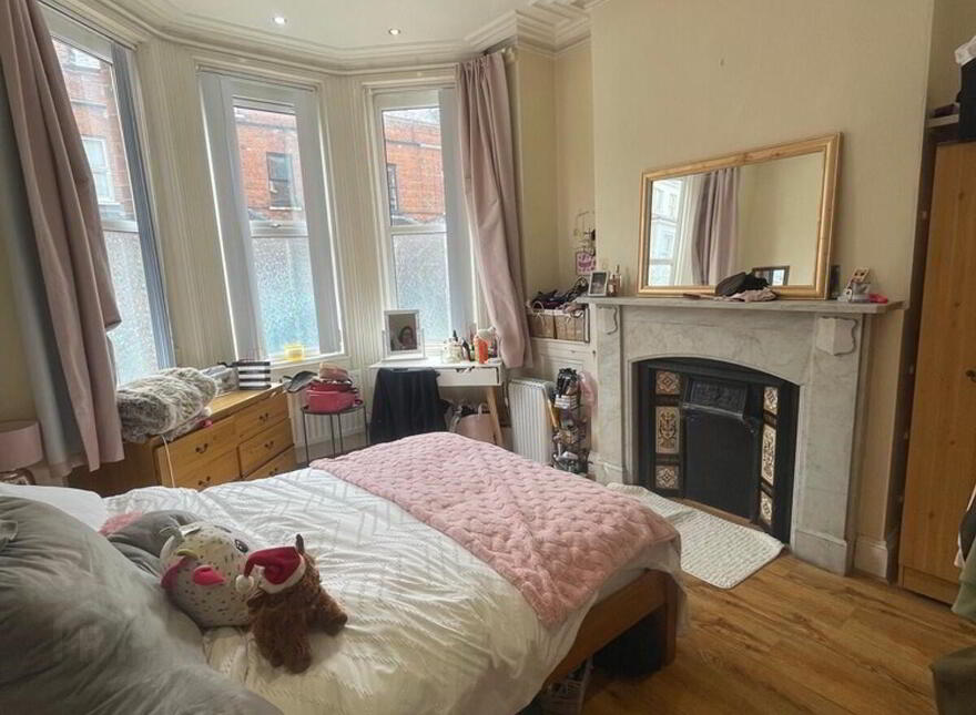 3 Wellington Park Avenue, Belfast, BT9 6DT
