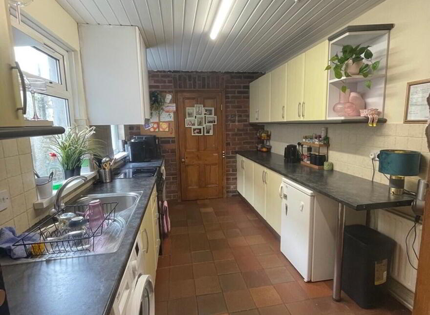 3 Wellington Park Avenue, Belfast, BT9 6DT