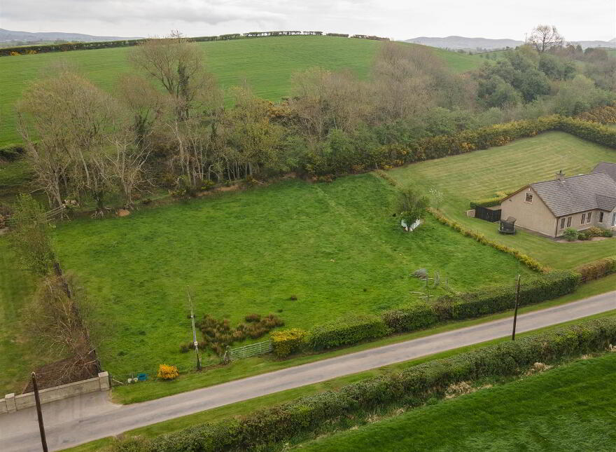 Between 7 & 9, Seafin Road, Ballyroney, Banbridge, BT32 5EP