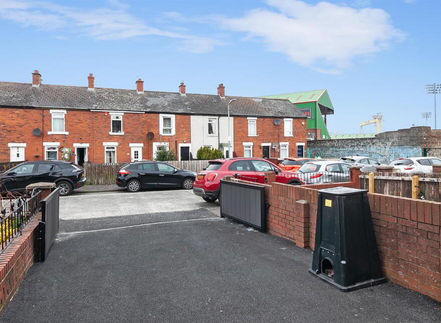 35 Parkgate Crescent, Belfast, BT4 1EU