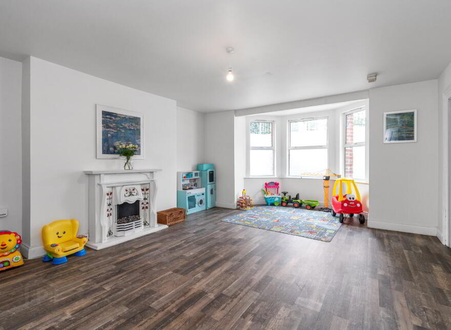 256 Ravenhill Road, Belfast, BT6 8GJ