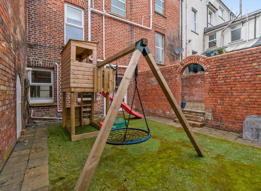 256 Ravenhill Road, Belfast, BT6 8GJ
