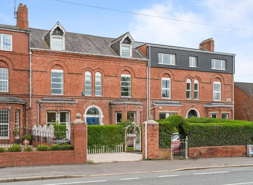 256 Ravenhill Road, Belfast, BT6 8GJ
