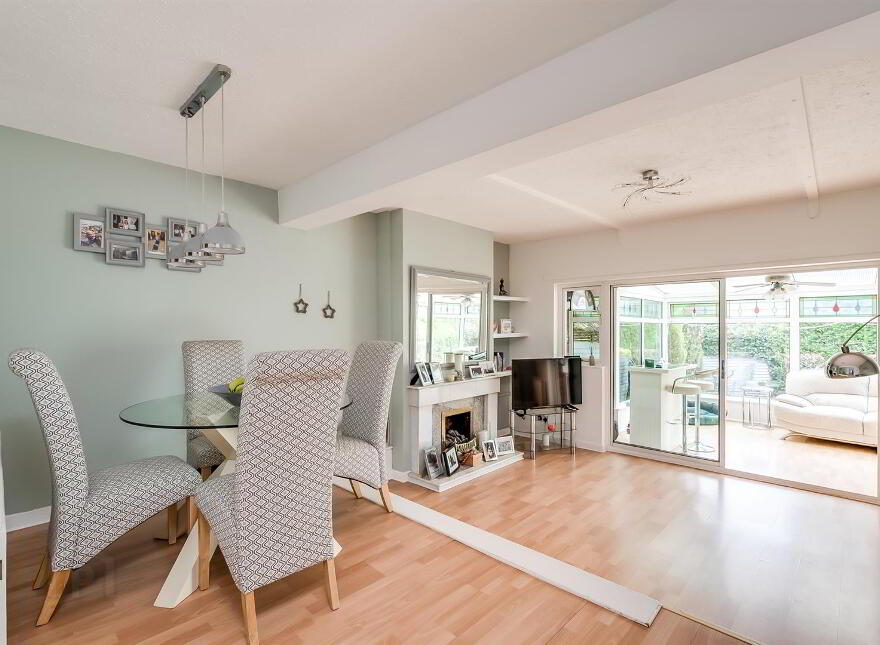 6 Knightsbridge Mews, Belfast, BT9 5EW