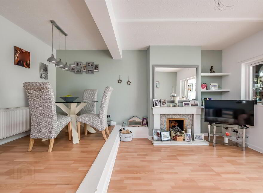 6 Knightsbridge Mews, Belfast, BT9 5EW