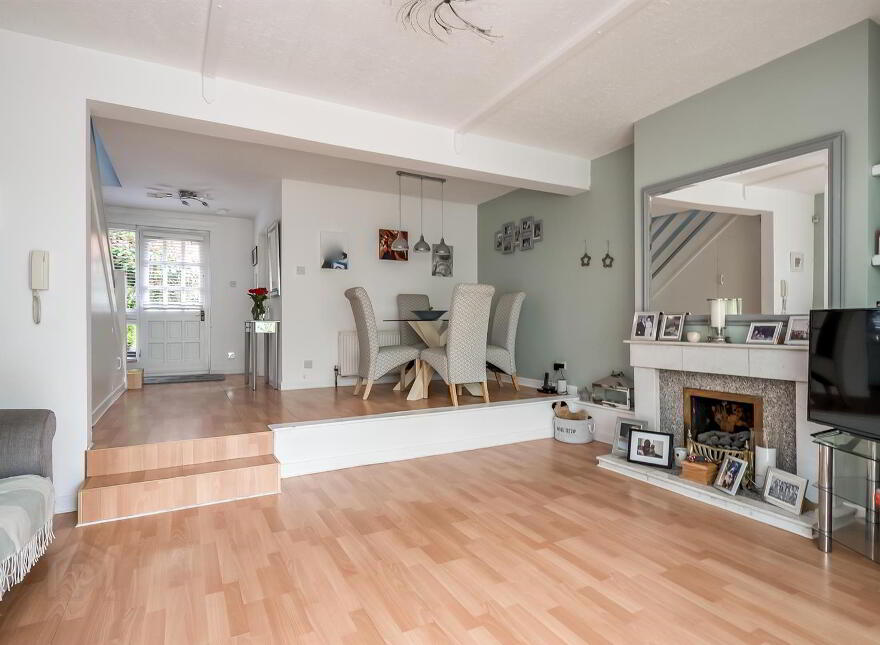 6 Knightsbridge Mews, Belfast, BT9 5EW