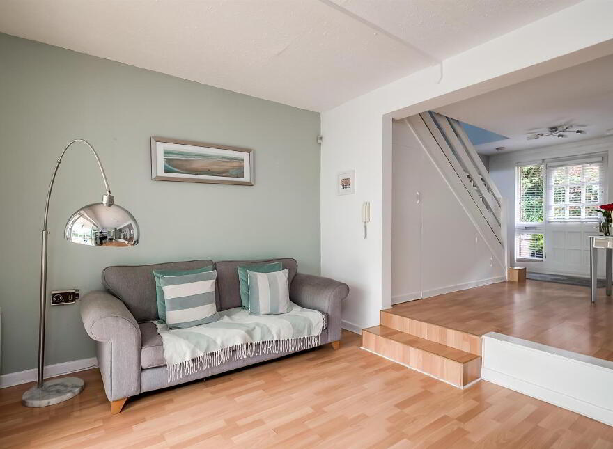 6 Knightsbridge Mews, Belfast, BT9 5EW
