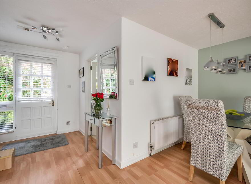 6 Knightsbridge Mews, Belfast, BT9 5EW