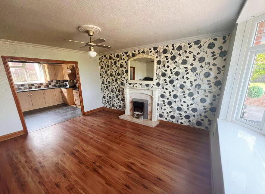 25 Juniper Way, Dunmurry, Belfast, BT17 0BQ photo