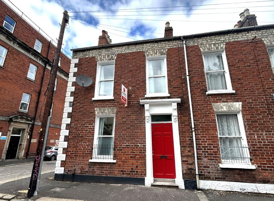 29 Malone Place, Off Lisburn Road, Belfast, BT12 5FD photo