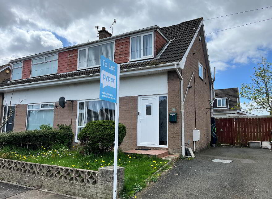 24 Fulmar Avenue, Carrickfergus, BT38 7RR photo