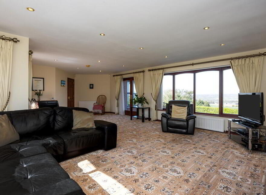 60 Ballyknock Road, Royal Hillsborough, BT26 6EF