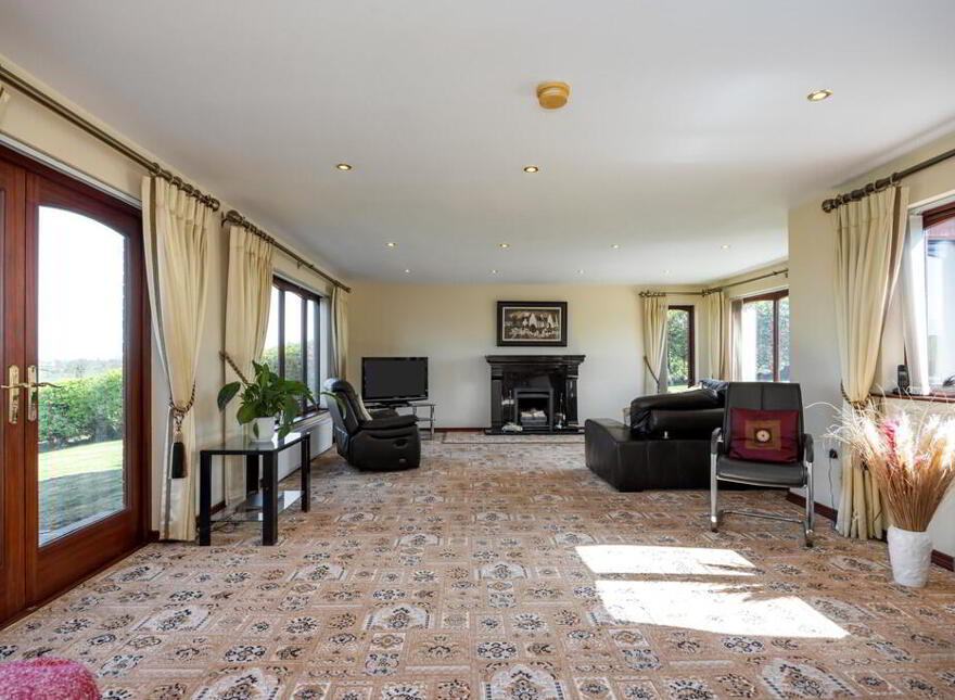 60 Ballyknock Road, Royal Hillsborough, BT26 6EF