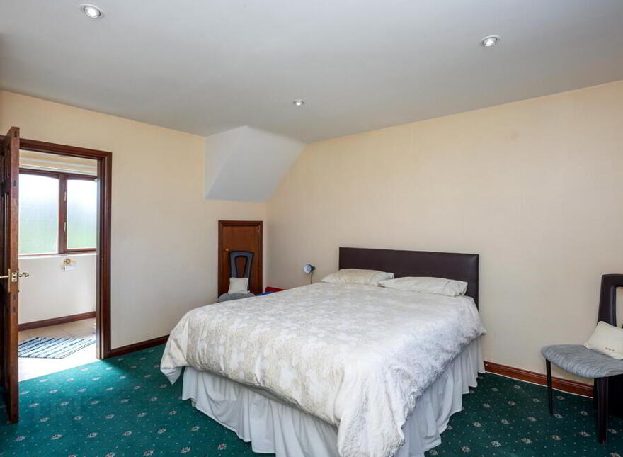 60 Ballyknock Road, Royal Hillsborough, BT26 6EF