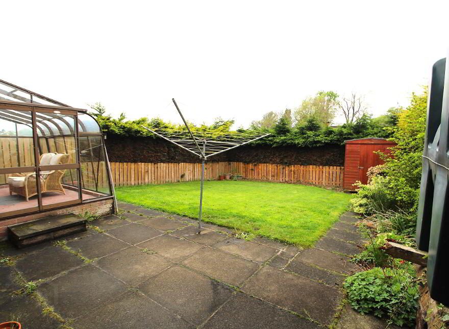 22 Lester Avenue, Lisburn, BT28 3QD