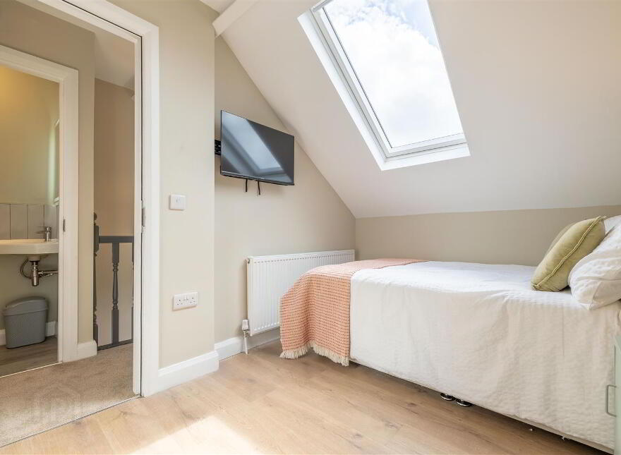 Rooms 4 & 5, 28 Glendower Street, Belfast, BT6 8PD