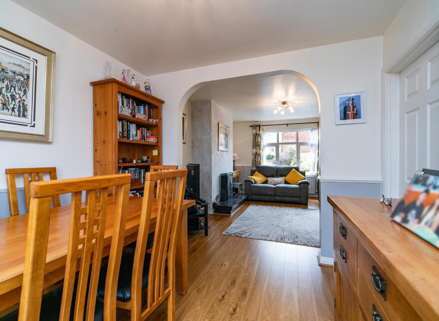 8 Thornhill Mews, Belfast, BT5 7AF
