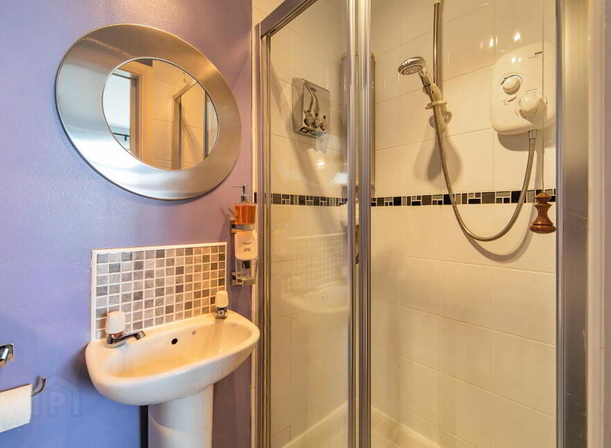 8 Thornhill Mews, Belfast, BT5 7AF
