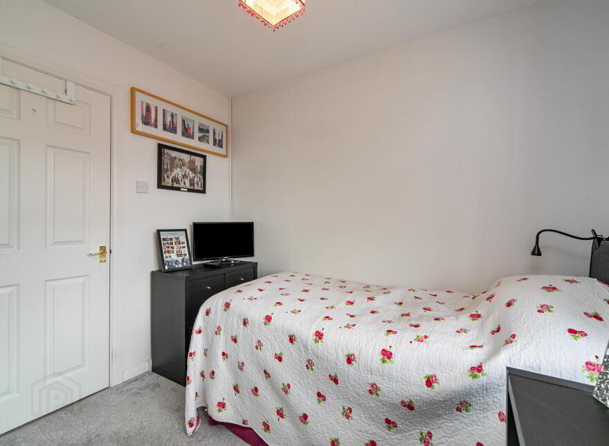 8 Thornhill Mews, Belfast, BT5 7AF