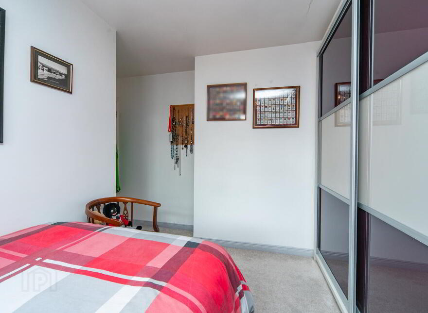 8 Thornhill Mews, Belfast, BT5 7AF