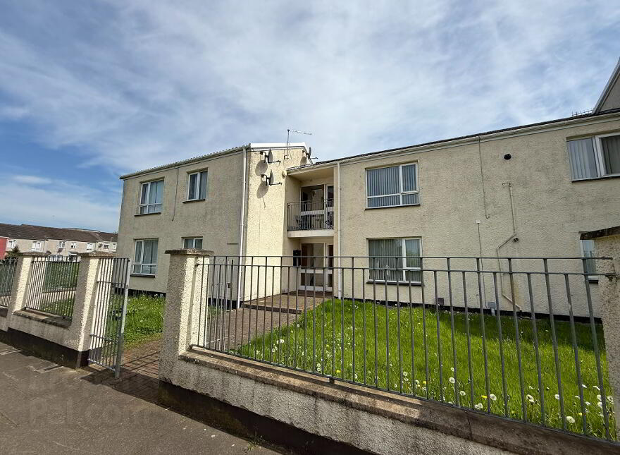 4 Loughview Apartments, Antrim, BT41 1LE photo