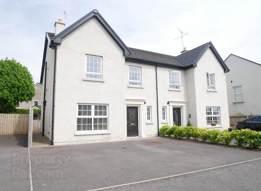 8 Silverhill Demesne, Enniskillen, BT74 5FE photo