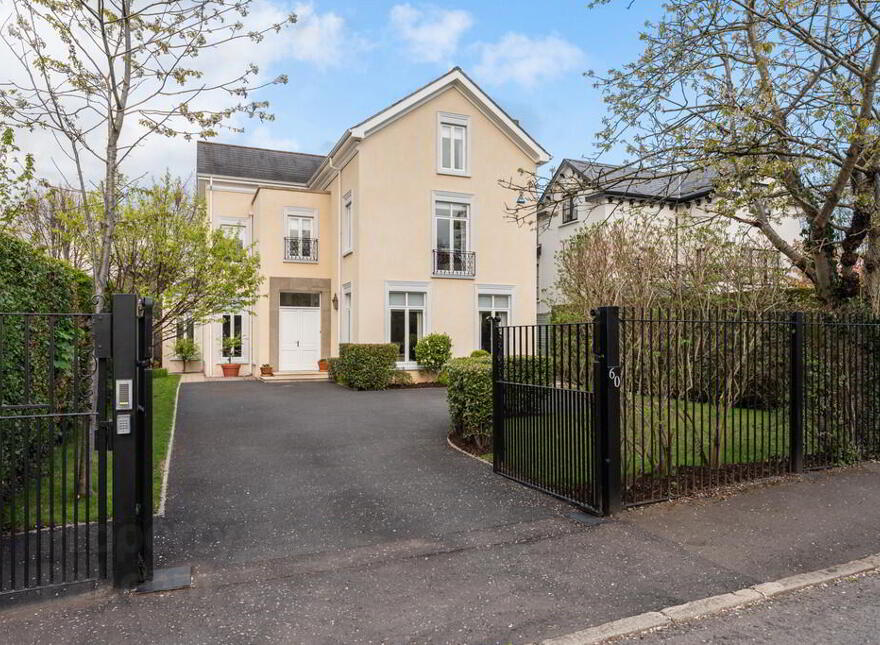 60 Osborne Park, Malone Road, Belfast, BT9 6JP photo