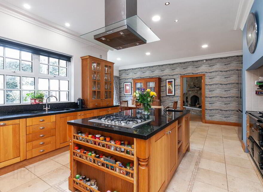 24 Harmony Hill, Lisburn, BT27 4EP