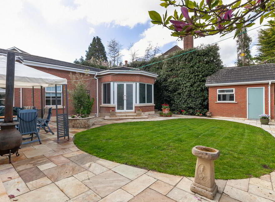 24 Harmony Hill, Lisburn, BT27 4EP