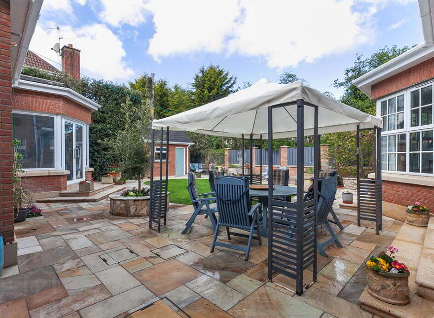 24 Harmony Hill, Lisburn, BT27 4EP