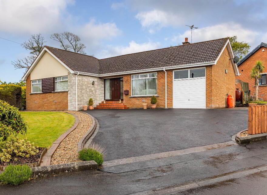 2 Carnesure Drive, Comber, Newtownards, BT23 5LP photo