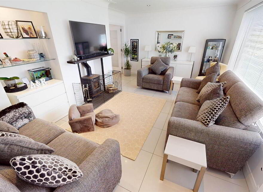 4 Landor Park, Lisburn, BT27 5HF