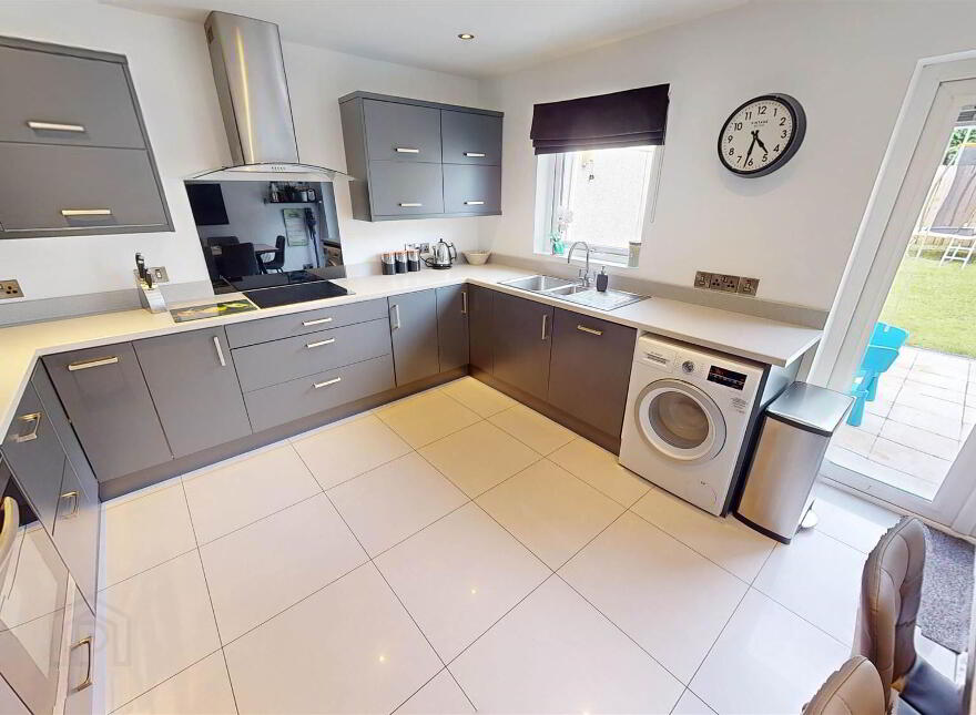 4 Landor Park, Lisburn, BT27 5HF