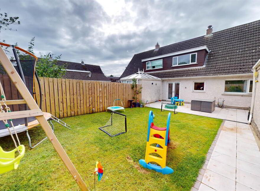 4 Landor Park, Lisburn, BT27 5HF