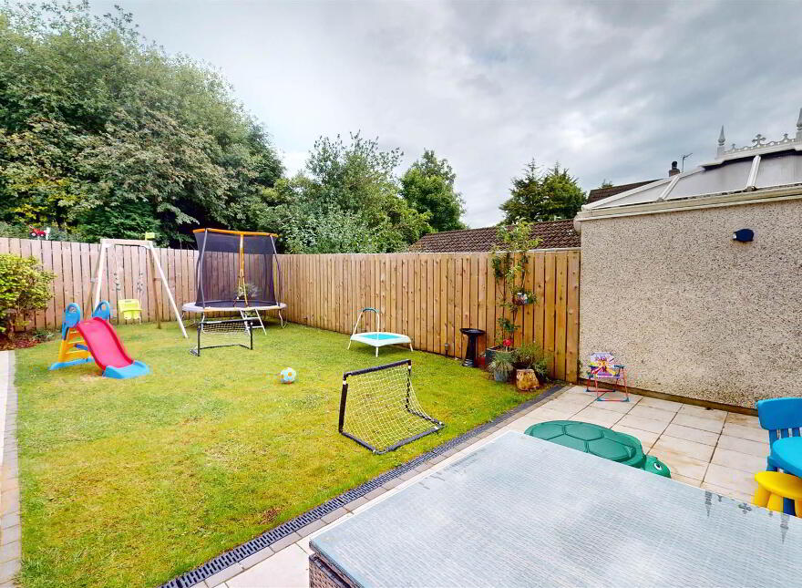 4 Landor Park, Lisburn, BT27 5HF