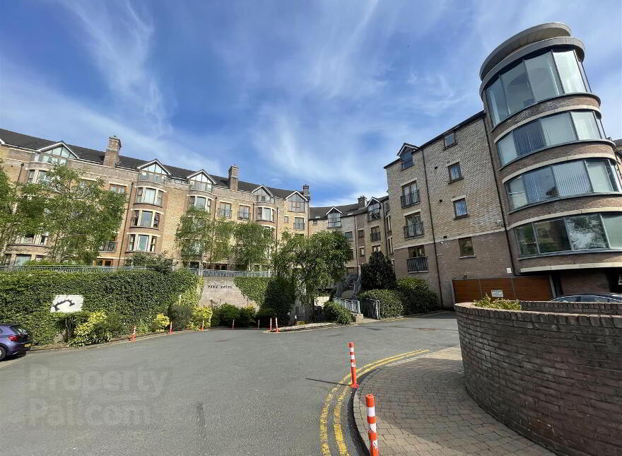 Flat 57 Park Royal, 841d Lisburn Road, Belfast, BT9 7GY photo