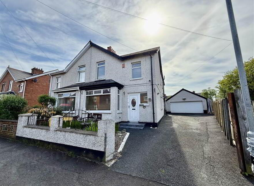 37 Hillsborough Drive, Castlereagh, Belfast, BT6 9DS photo