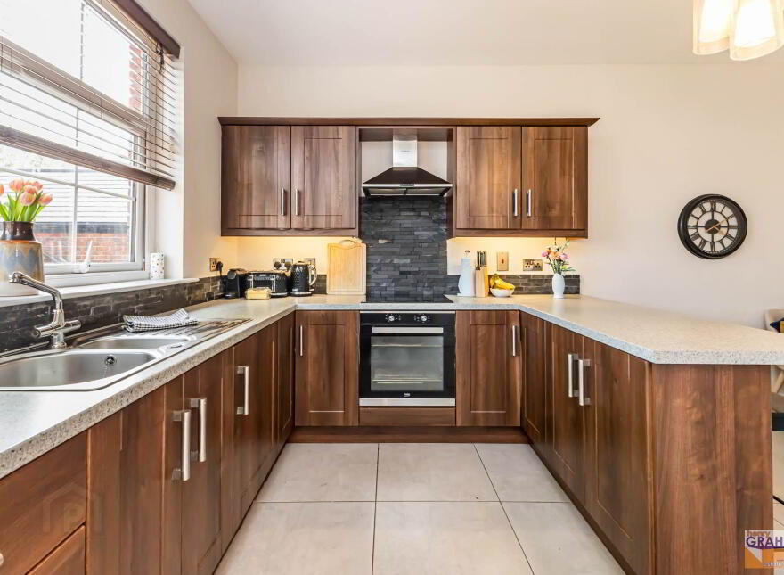 8 Leathems Way, Lisburn, BT28 3AY